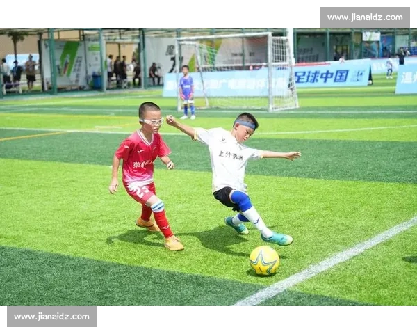 聚焦足球赛事成绩变化与联赛排名竞争新格局解析趋势观察与深度解读